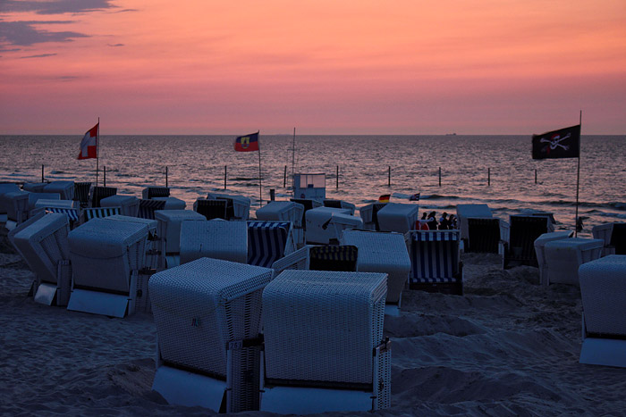 Bade- und Burgenstrand in der Abendd&auml;mmerung