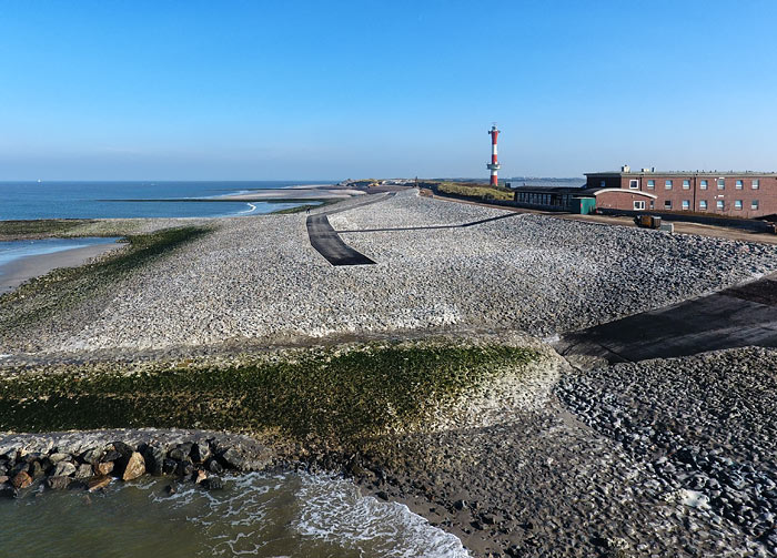 Neu erbautes Westdeckwerk