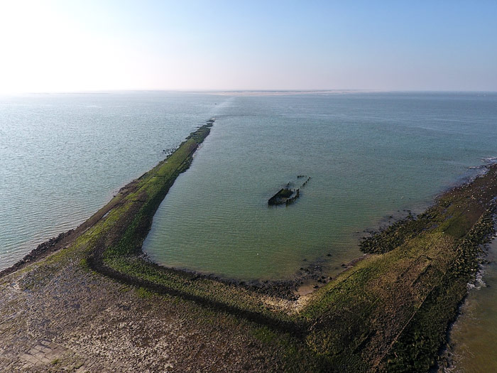 Buhnen H, HA und A am Westende
