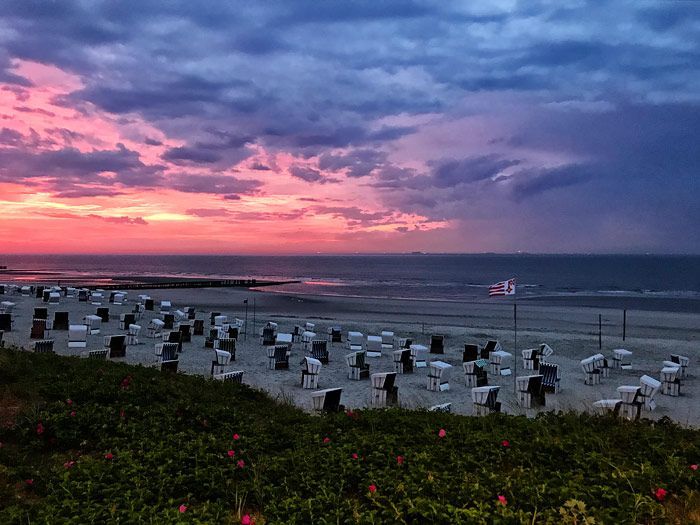 Hauptstrand in der Abenddämmerung