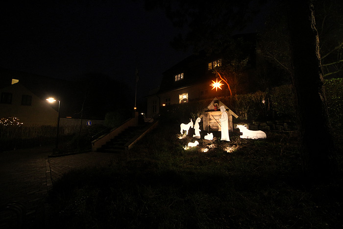 Krippe vor der Arztpraxis