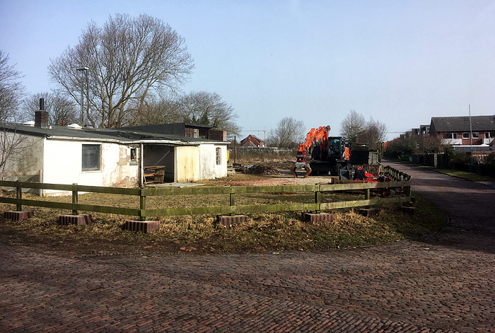 Siedlerstra&szlig;e und ehemaliges ADN-Geb&auml;ude