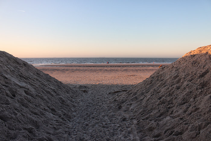 Sandh&uuml;gel am Hauptstrand