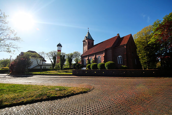 Leuchtturm und Kirche