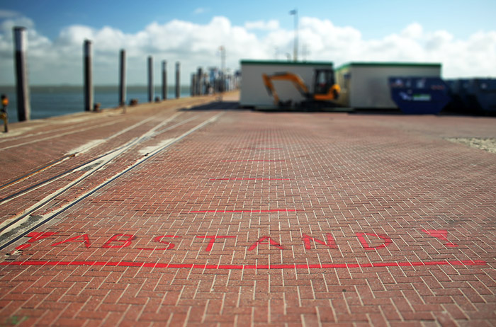 Abstandsmarkierungen am Anleger