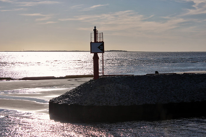 Buhne W mit Leuchtfeuer