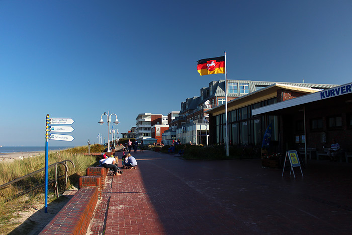 Strandpromenade vor der Kurverwaltung