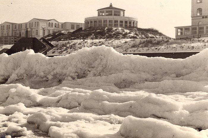 Eisschollen am Hauptstrand