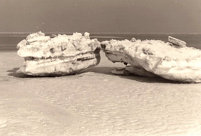 Eisschollen am Hauptstrand