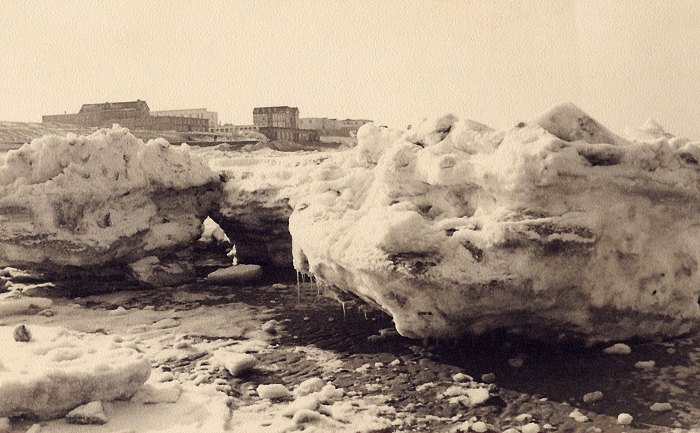 Eisschollen am Hauptstrand