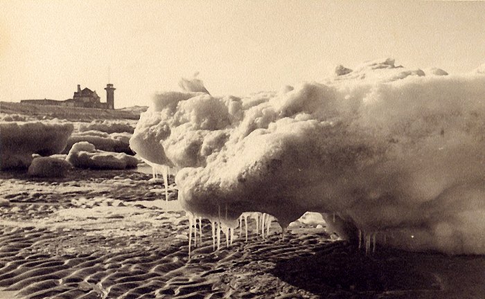 Eisschollen am Hauptstrand