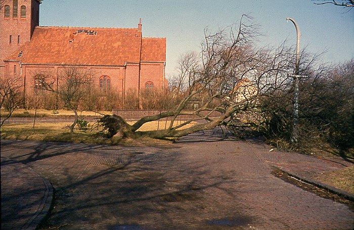 Sturmflut 1962. An der evangelischen Kirche