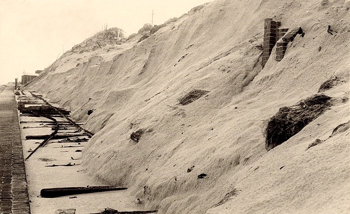 Sturmflut 1962. Dünen westlich des Dorfes