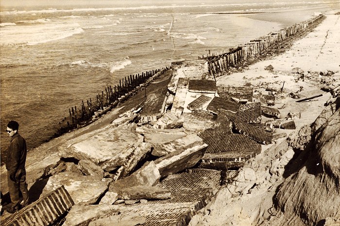 Sturmflut 1962. Zerst&ouml;rte Strandmauer