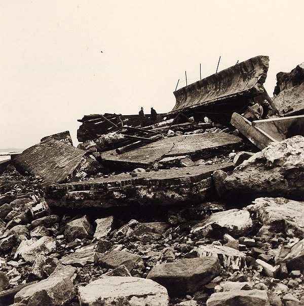 Sturmflut 1962. Zerst&ouml;rte Strandmauer