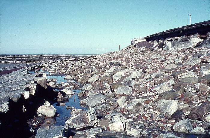 Sturmflut 1962. Zerst&ouml;rte Strandmauer