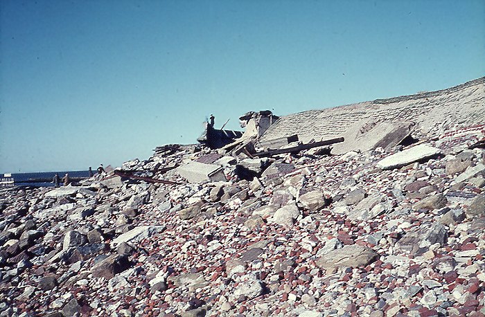 Sturmflut 1962. Zerst&ouml;rte Strandmauer