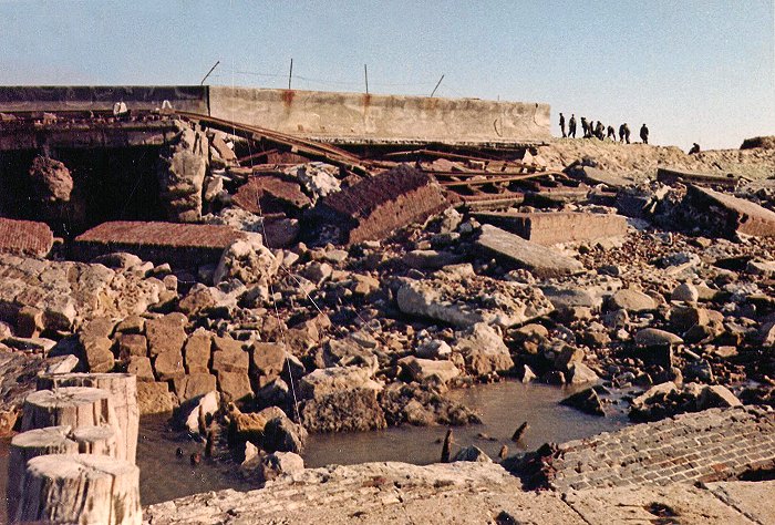 Sturmflut 1962. Zerst&ouml;rte Strandmauer