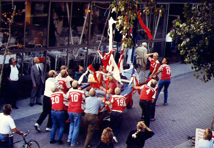 Aufmarsch zum &raquo;Treppefegen&laquo;