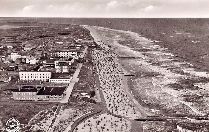Der Hauptstrand aus der Luft