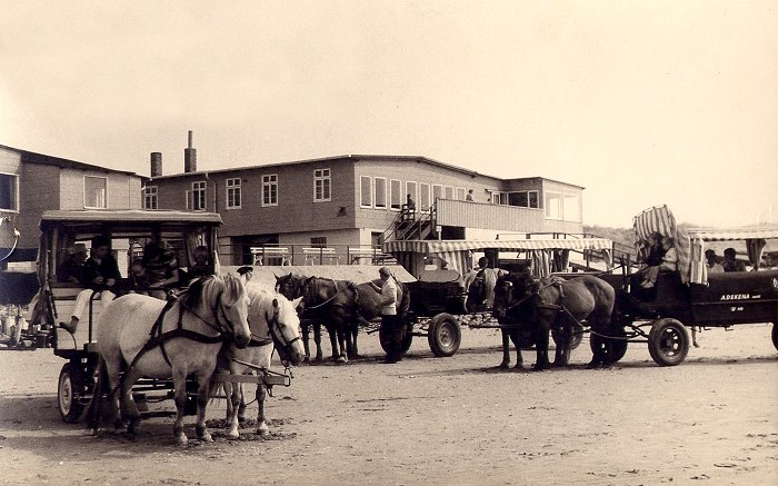 Pferdewagen am &raquo;B&uuml;nder Heim&laquo;