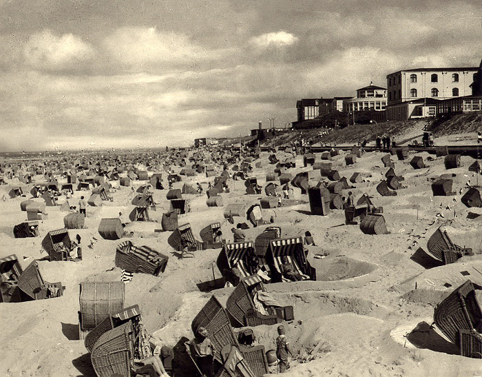 Burgenstrand, Blick von der Strandhalle