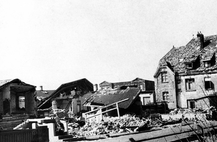 Peterstra&szlig;e mit zerst&ouml;rten H&auml;usern