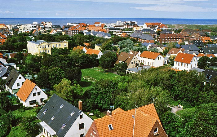 Dorfplatz vom Leuchtturm aus gesehen