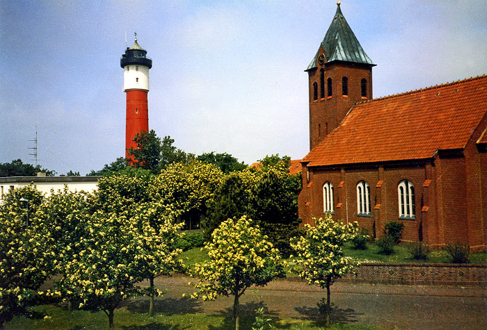 Nikolaikirche und Alter Leuchtturm