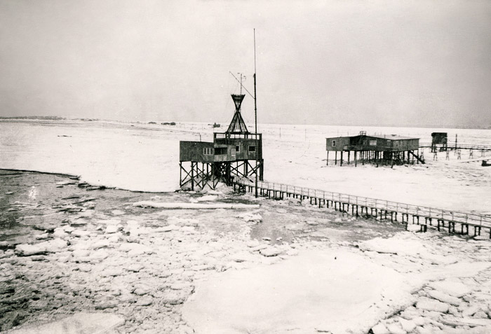 Ostbake und B&uuml;nder Heim im Eis