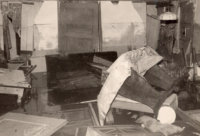 Von den Fluten zerst&ouml;rte Inneneinrichtung