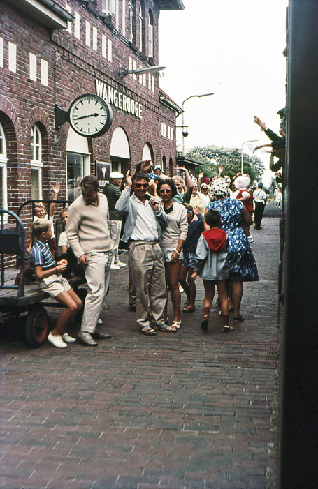 Abschiedsszene am Bahnhof