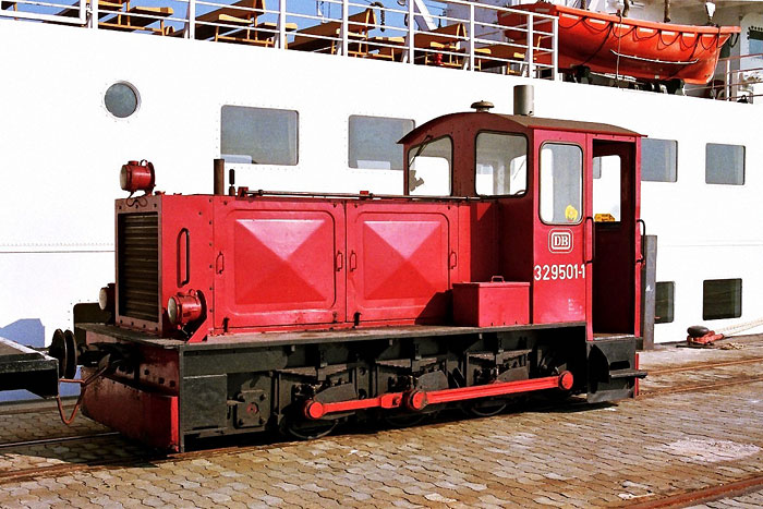 Lok 329&nbsp;501-1 am Anleger