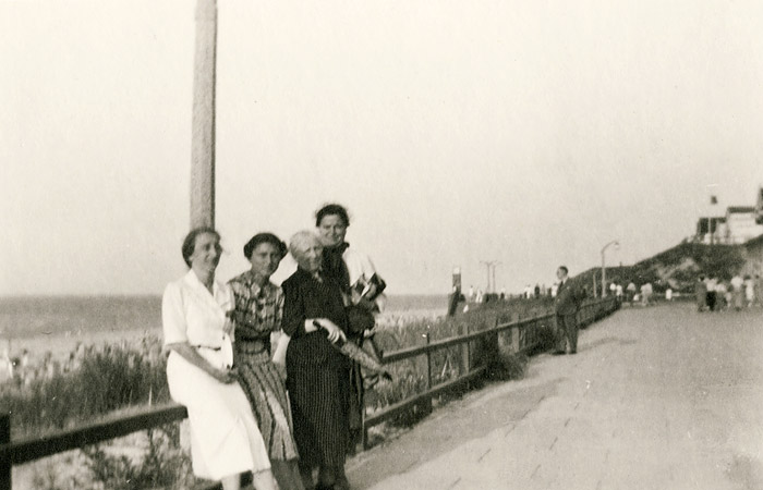 Auf der Strandpromenade