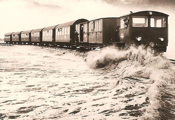 St&uuml;rmische Inselbahnfahrt