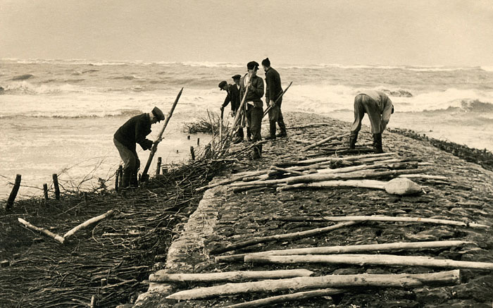 Buhnenbau auf Wangerooge
