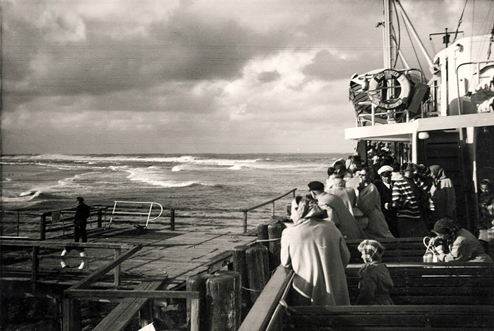 MS &raquo;R&uuml;stringen&laquo; am Ostanleger