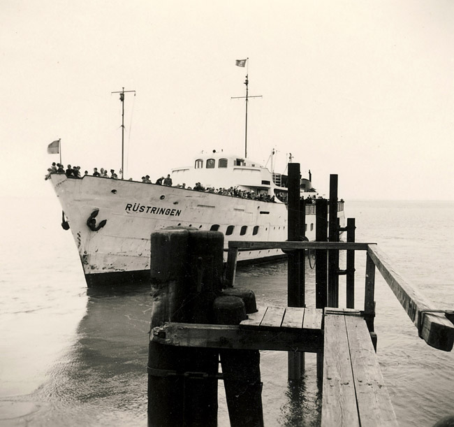 MS &raquo;R&uuml;stringen&laquo; am Ostanleger