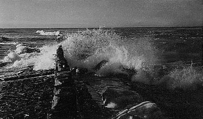 Brandung an der Buhne