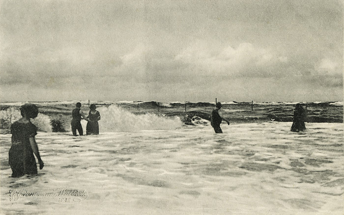 Badefreuden in der Nordseebrandung