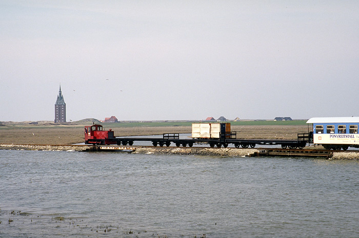 Personenzug zum Westanleger