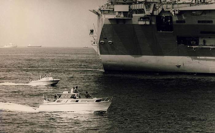 Flugzeugträger USS Nimitz vor Wangerooge